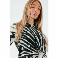 Hype. Black/White Bleach Dye Oversized T-Shirt -Hype Shop unnamed file 166